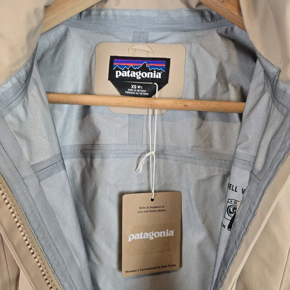 Patagonia Women's Size XS Torrentshell 3L Parka Rain Coat Jacket Oar Tan 27120 - Picture 2 of 3